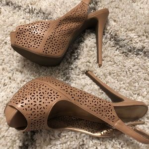 ❌❌SOLD❌❌🚫🚫🚫New BCBG Stilettos